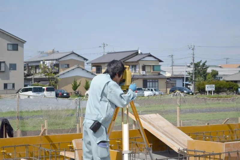 建築測量、墨出しスタッフ